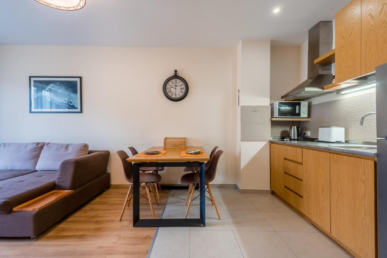 B&H1 Apartment กูเดาริ ภายนอก รูปภาพ