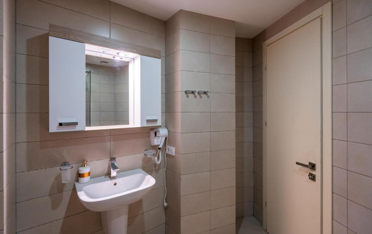 B&H1 Apartment กูเดาริ ภายนอก รูปภาพ
